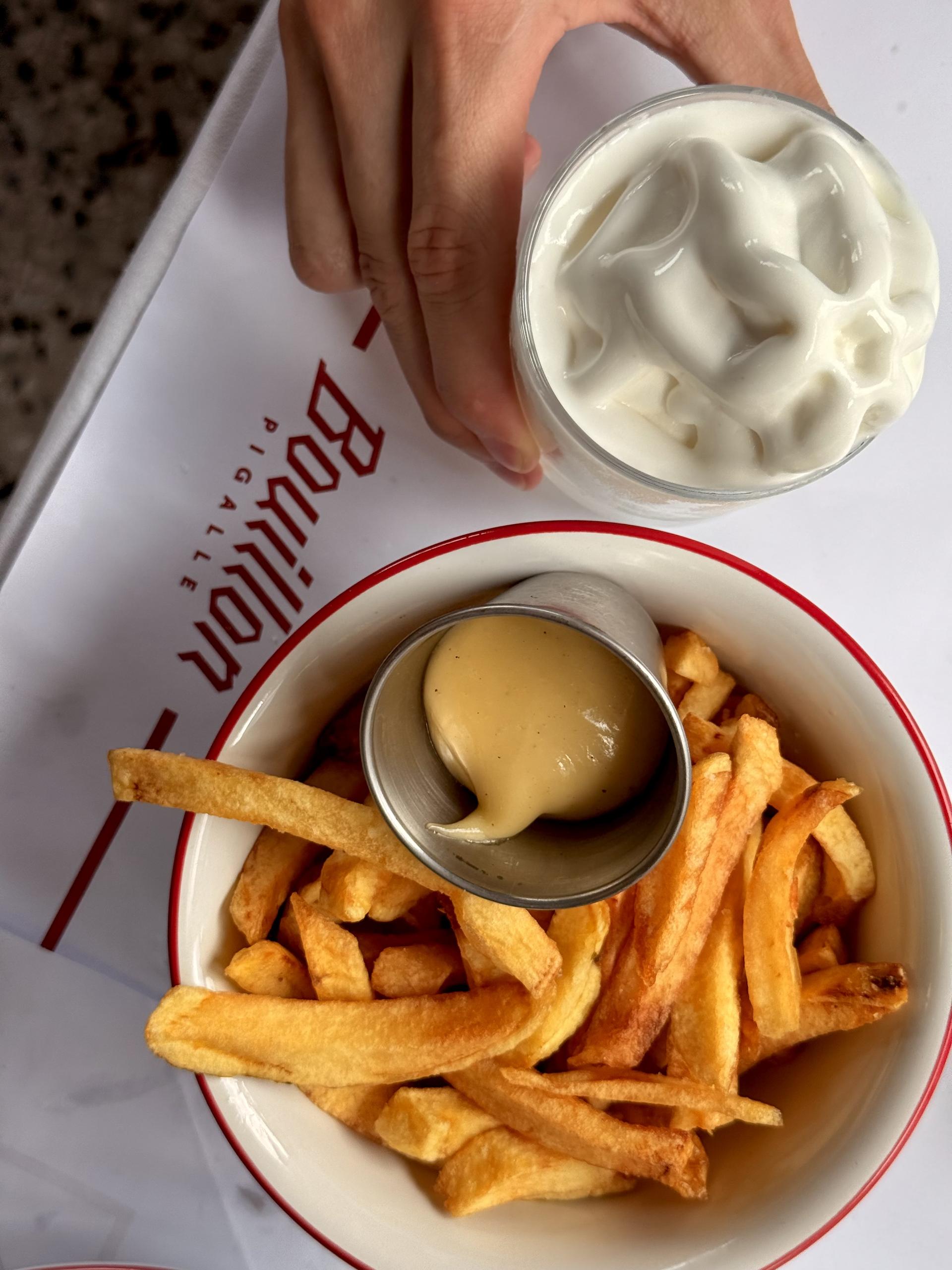Bouillon restaurant flatlay